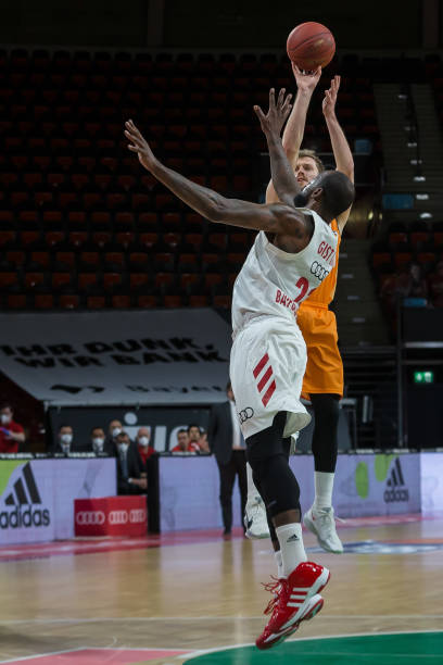 露出手犹豫 露出手犹豫