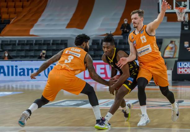 的球员之一 的球员之一