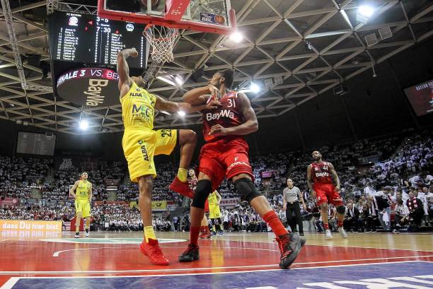 家庭团聚 家庭团聚